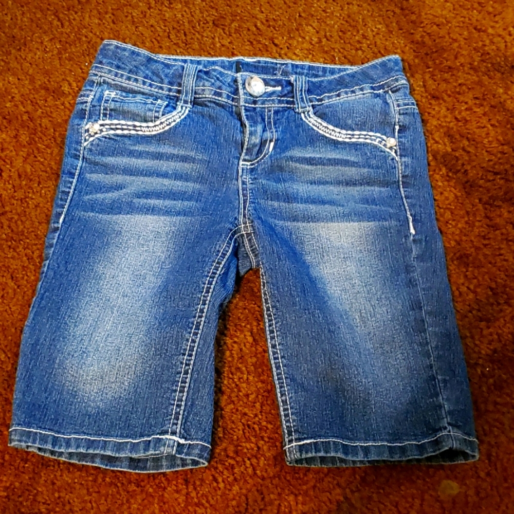 Shorts - Picture 2 of 3